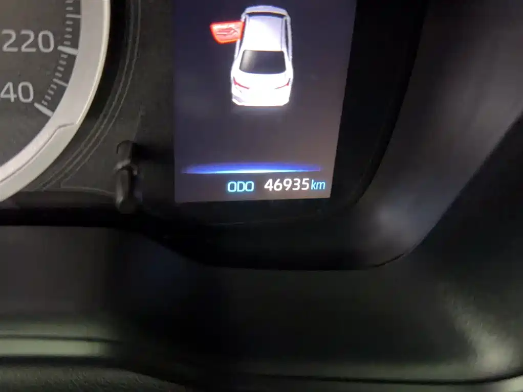 Toyota Corolla 2021 Hybrid 1.8L E-CVT Elite Edition фото 4
