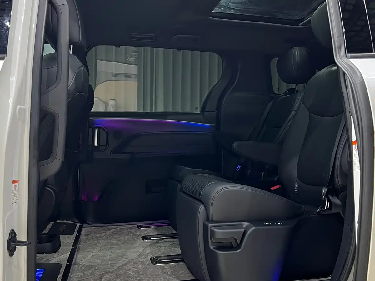 Toyota Granvia 2023 2023 2.5L Hybrid VIP Edition