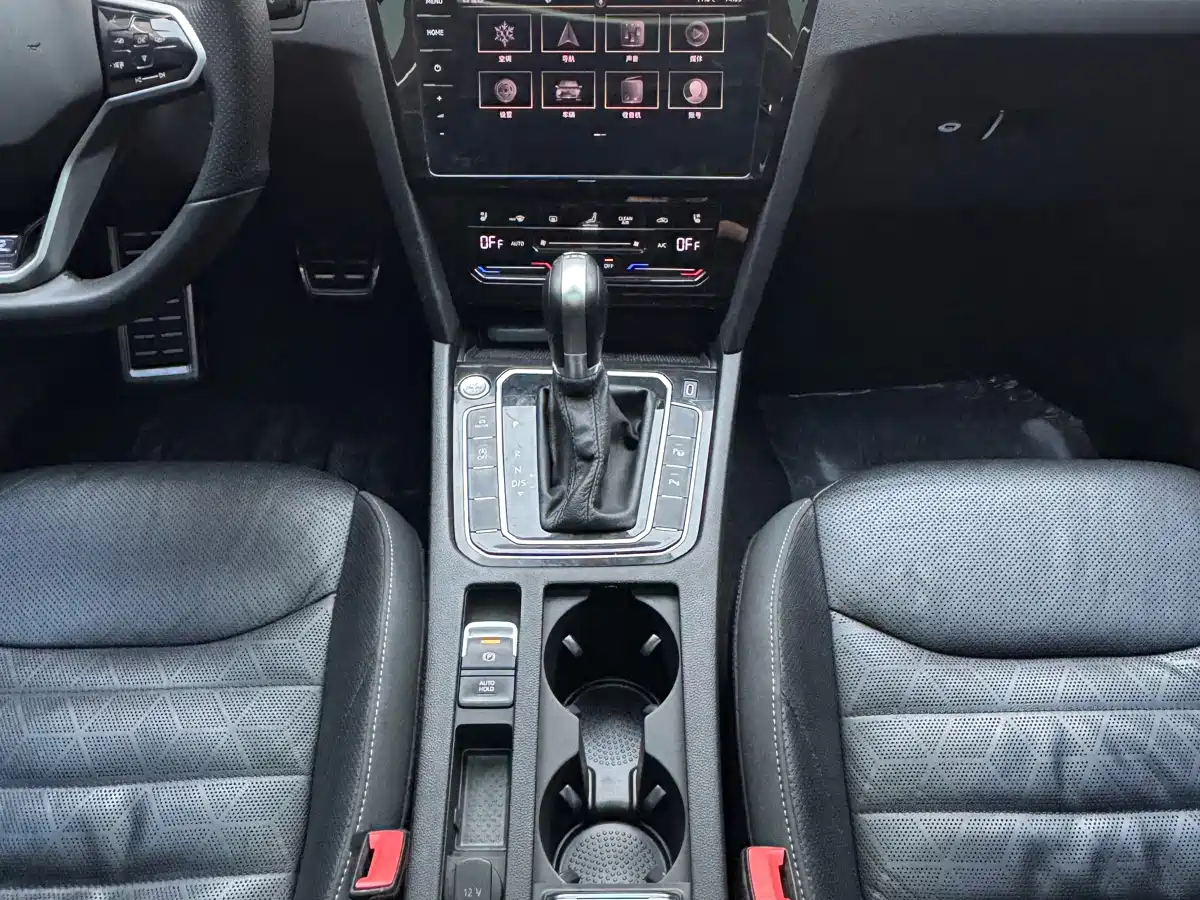 Volkswagen FAW-Volkswagen CC 2021 380TSI Eye-catching Edition фото 18