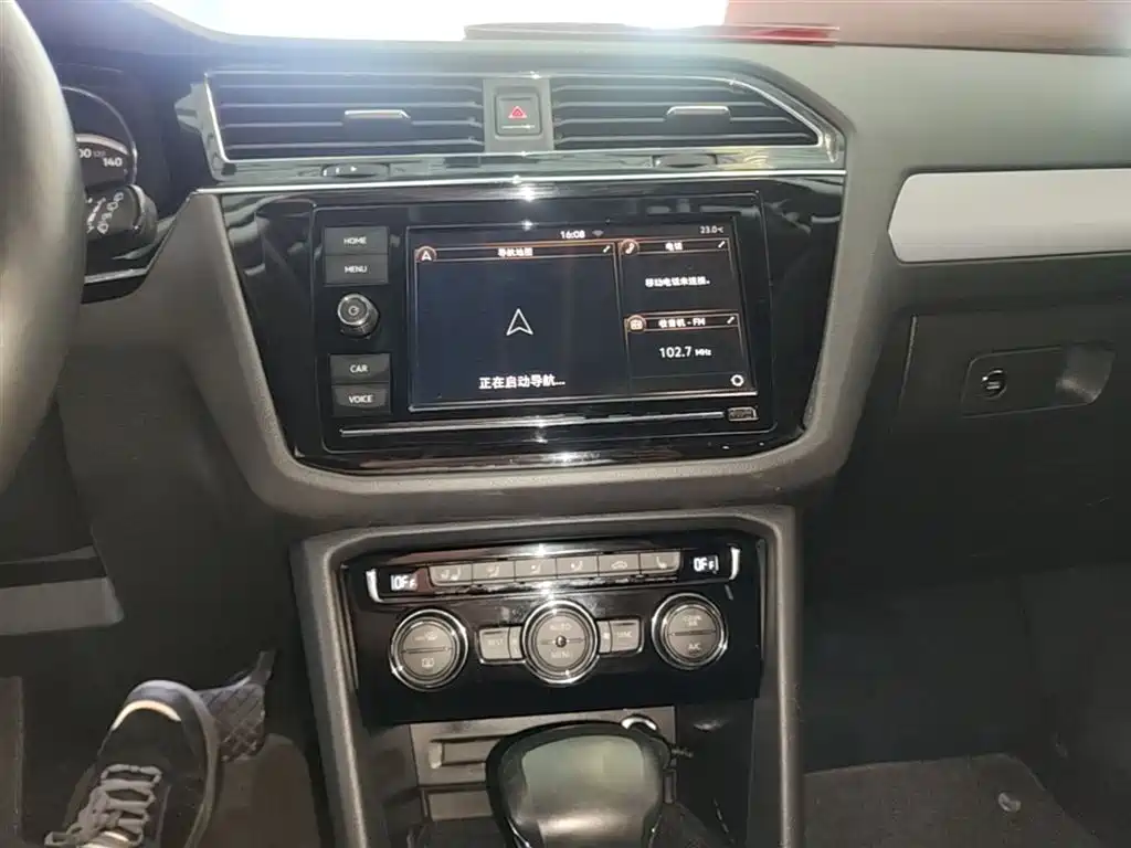 Volkswagen Tiguan L 2019 330TSI Auto 2WD Smart Luxury Edition China V фото 13