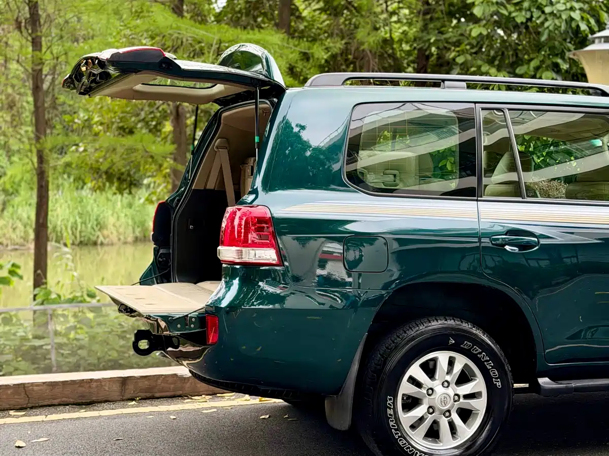 Toyota Land Cruiser 2010 Model 4.0L Automatic VX фото 11