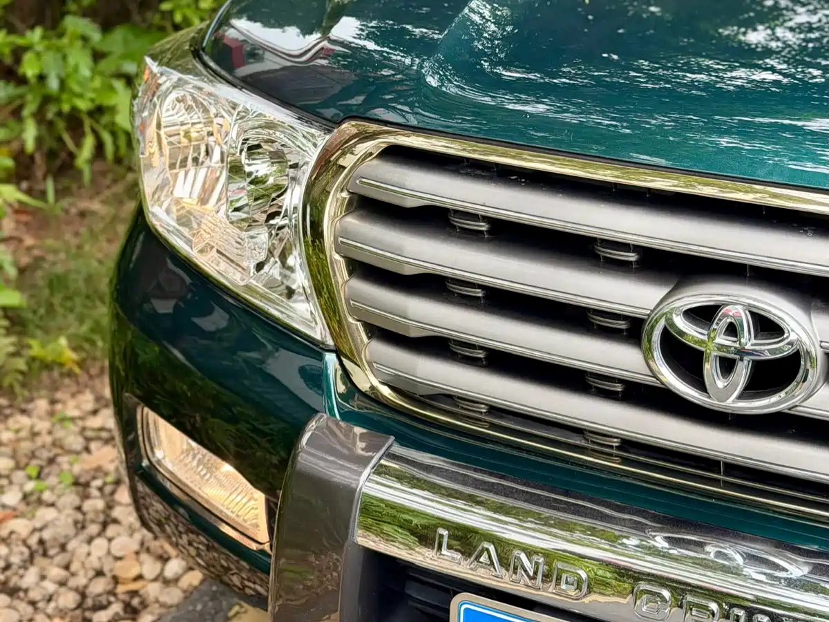 Toyota Land Cruiser 2010 Model 4.0L Automatic VX фото 6