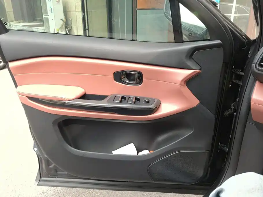 Фото 7 - NIO EC6