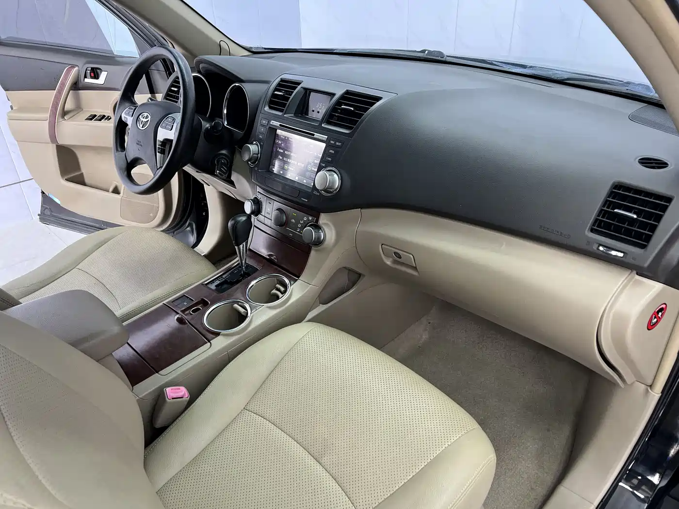 Toyota Highlander 2012 2.7L 2WD 5-seater Elite Edition фото 10