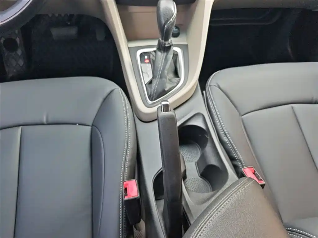 Buick Excelle 2019 15T DCT Progressive Type China VI фото 14