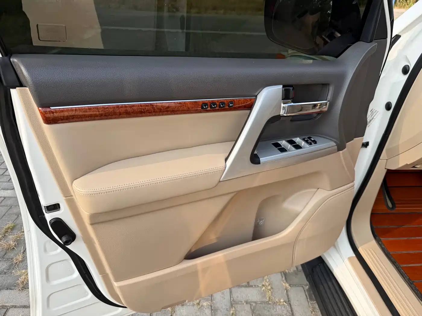 Toyota Land Cruiser 2013 2012 4.6L Automatic VX-R