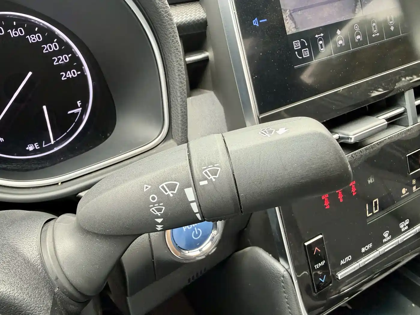 Toyota Avalon 2022 Hybrid 2.5L Luxury Edition фото 18