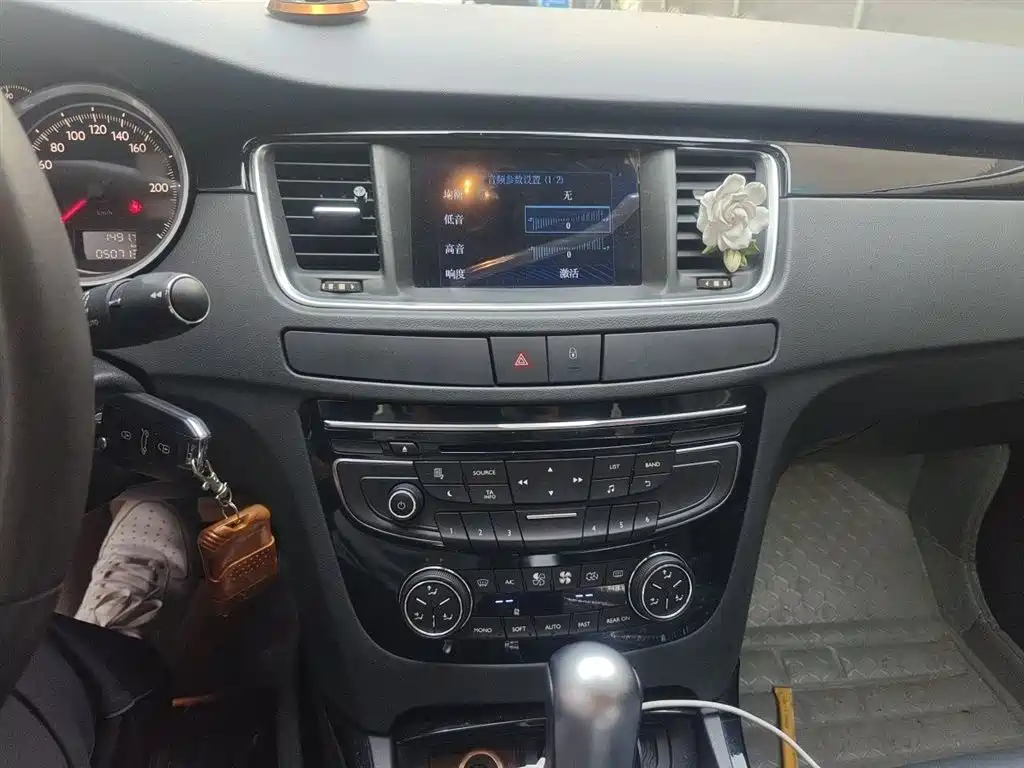 Peugeot 508 2012 2.0L Automatic Smart Edition фото 6