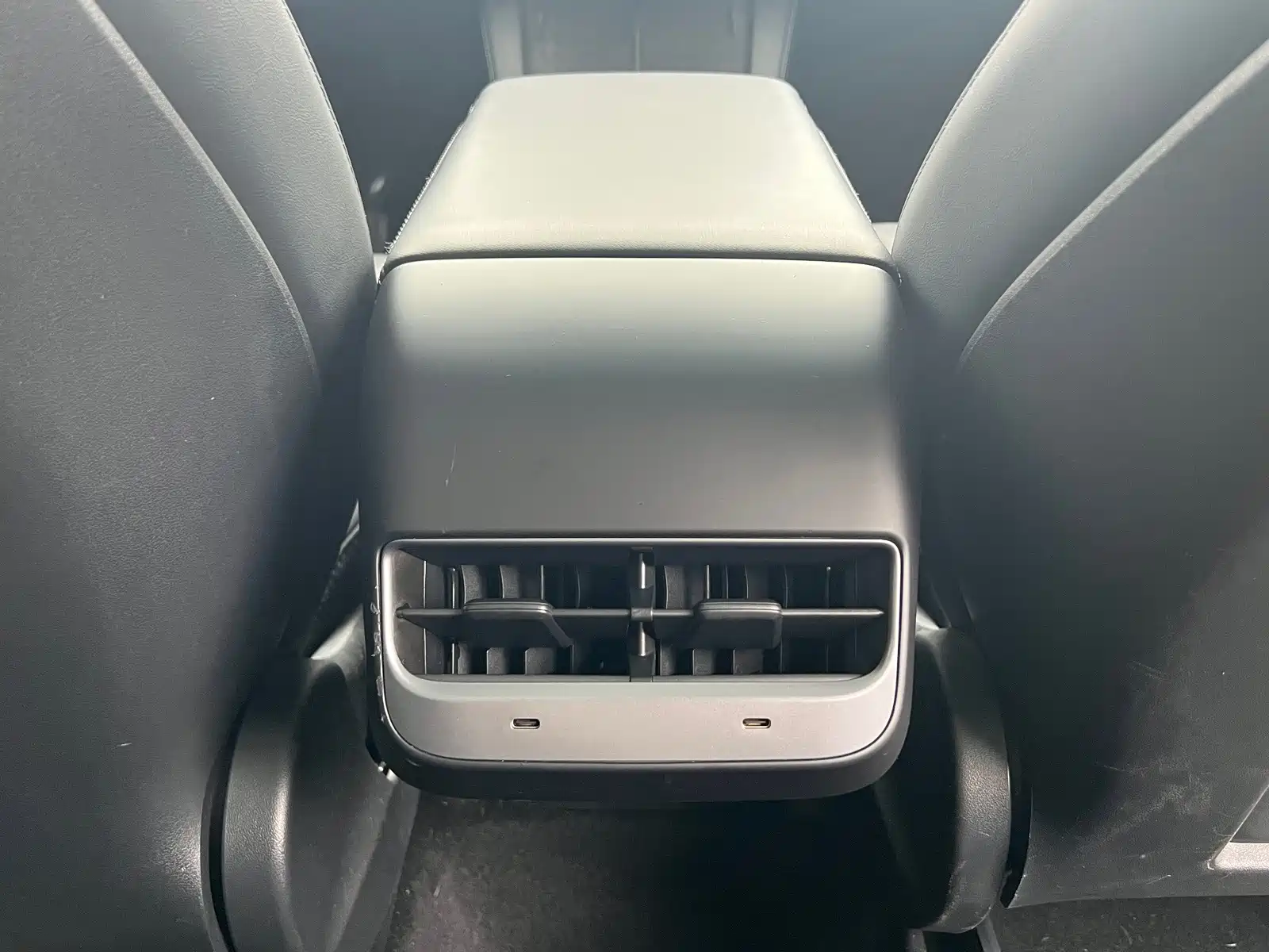 Фото 12 - Tesla Model Y