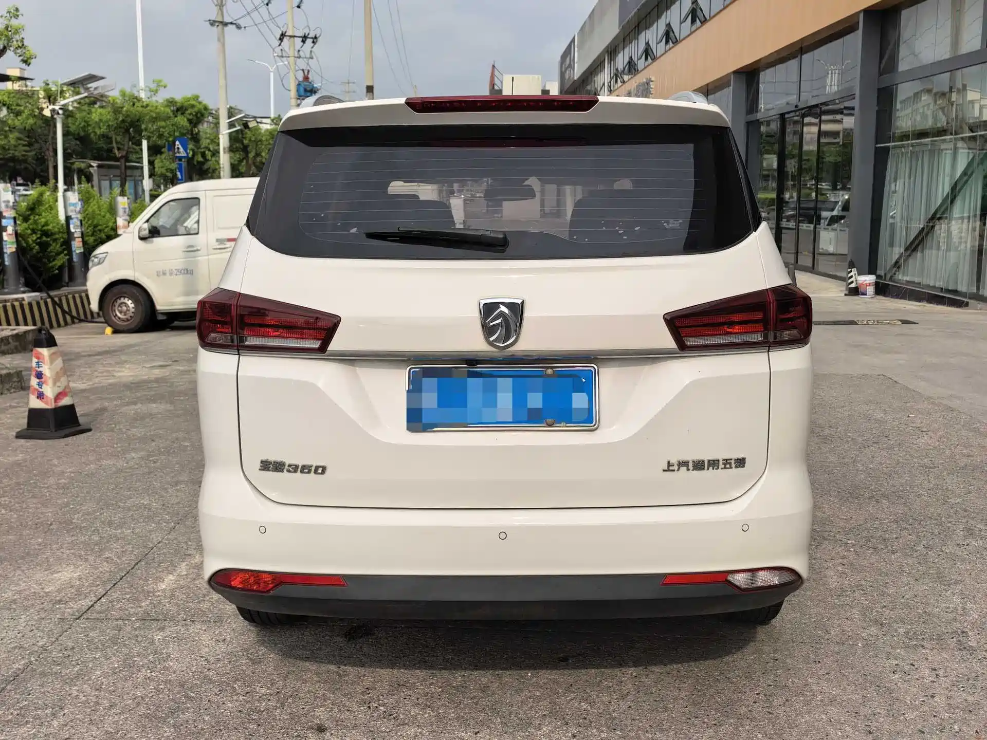 Фото 3 - Baojun 360
