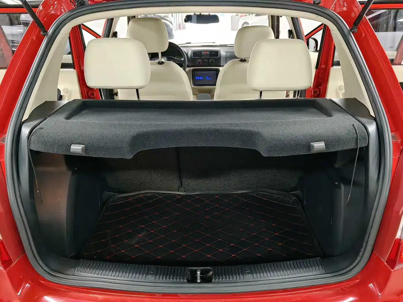 Škoda Fabia 2012 1.6L Scout фото 8