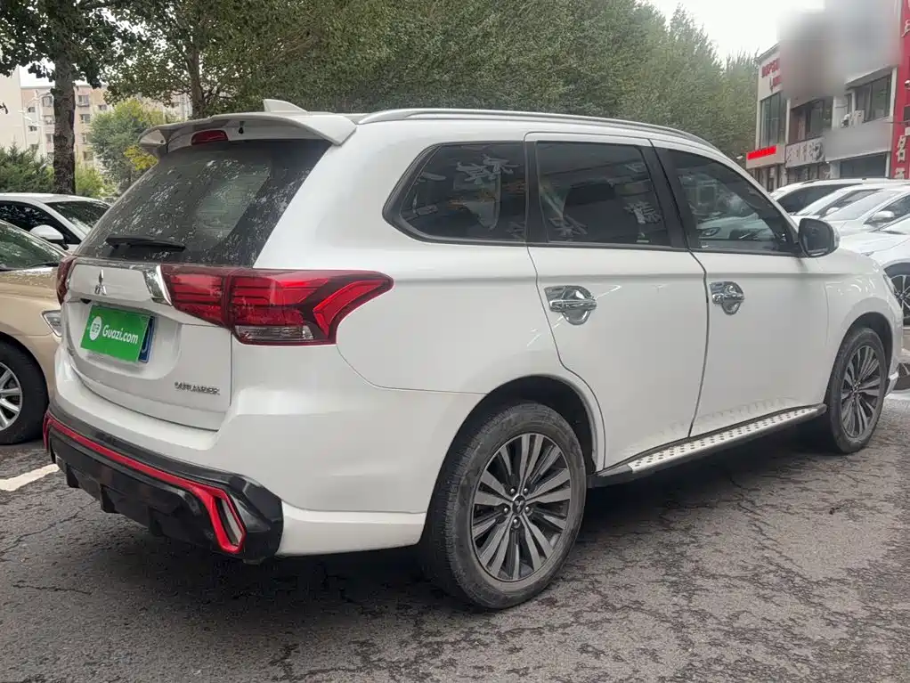 Mitsubishi Outlander 2022 2021 2.0L 2WD Smooth Ride Version 5-Seater