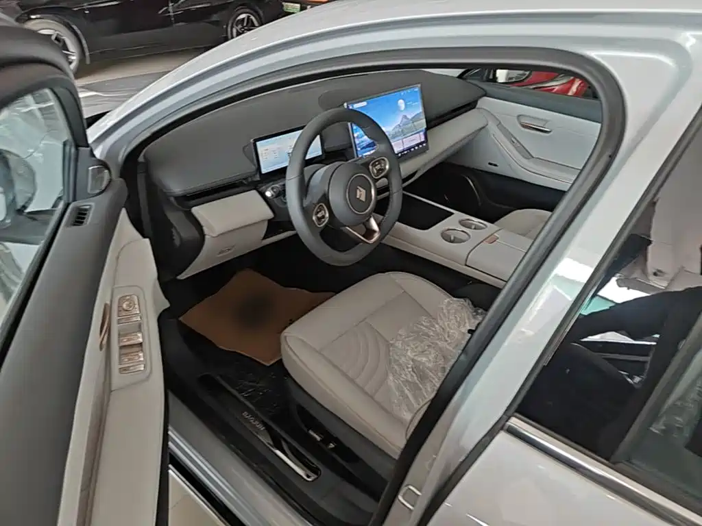 Baojun Enjoyment 2026 2025 Plug-in Hybrid 140km Standard Edition