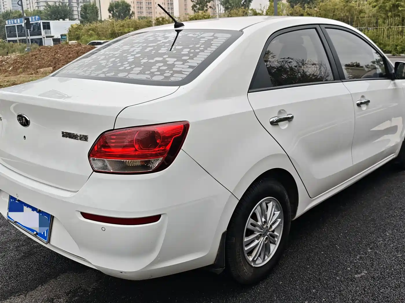 Photo 4 - Kia Pegas