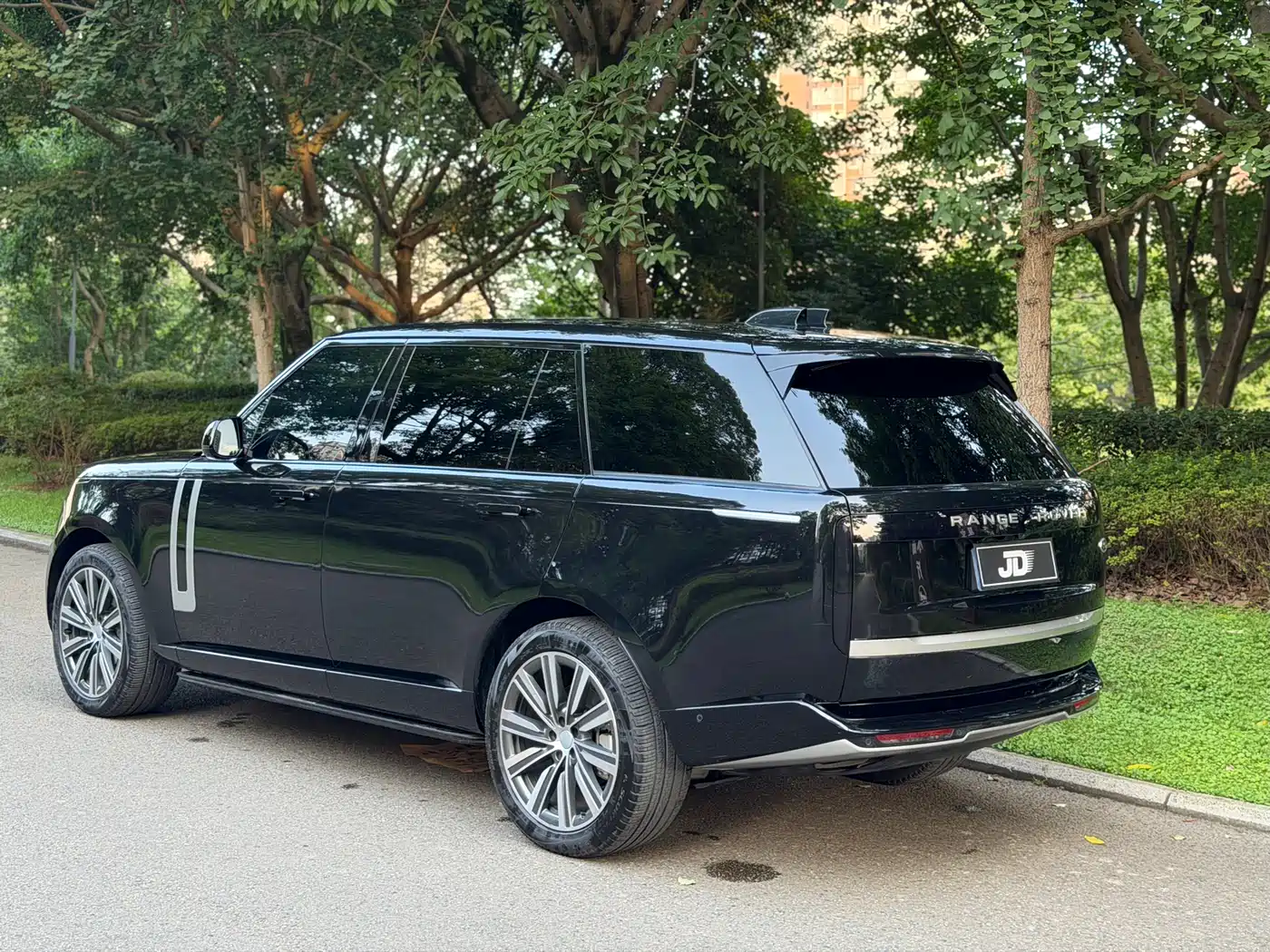 Land Rover Range Rover 2026 2025 3.0 L6 400PS Genesis Extended Wheelbase