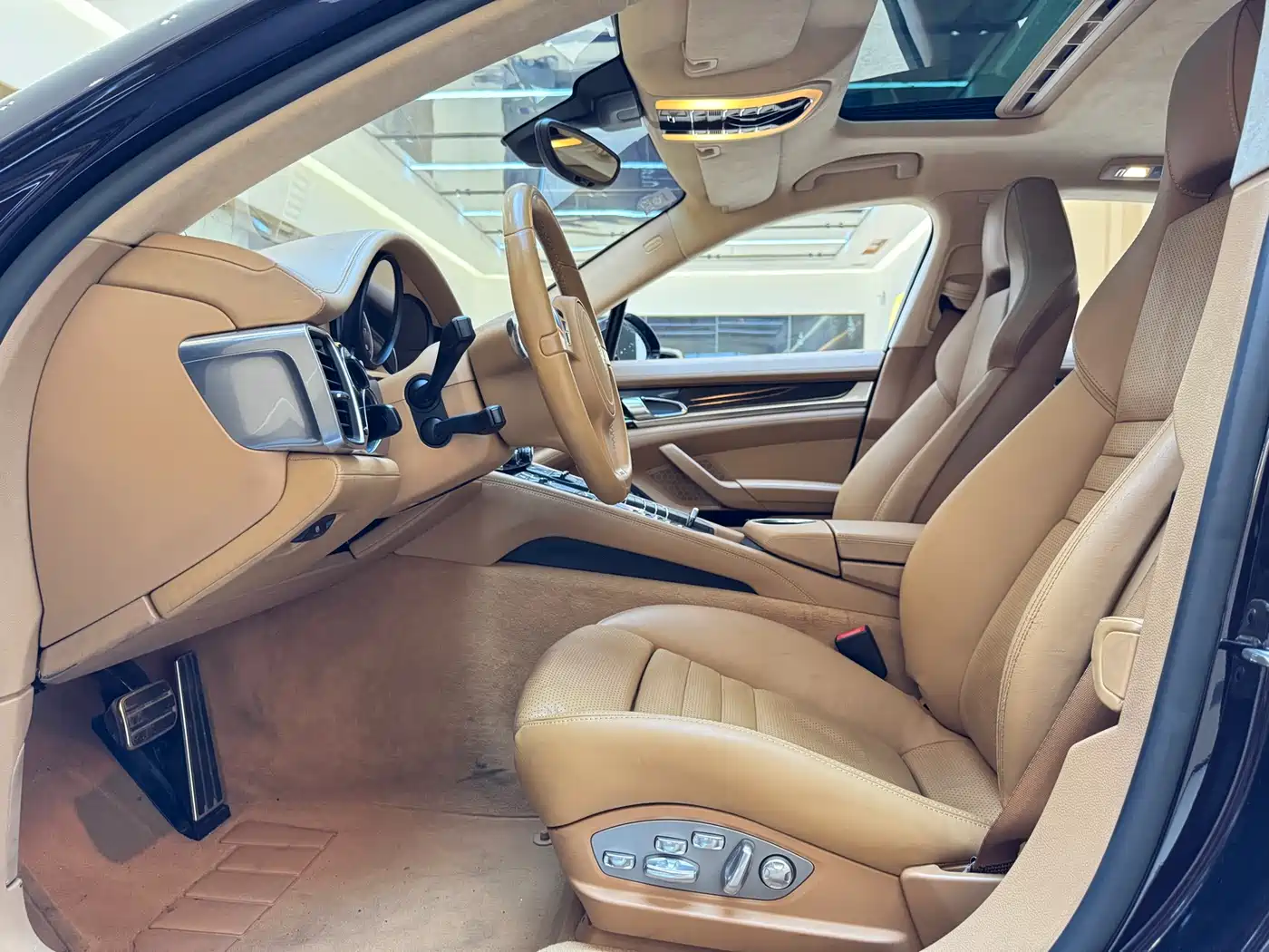 Porsche Panamera 2010 Porsche Panamera Turbo 4.8T фото 9