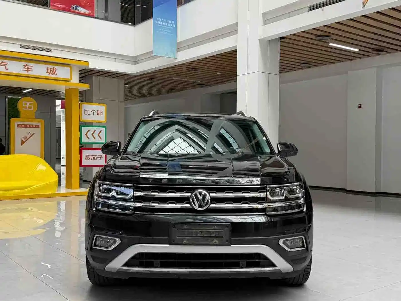 Volkswagen Teramont 2019 330TSI 2WD Luxury China VI фото 2