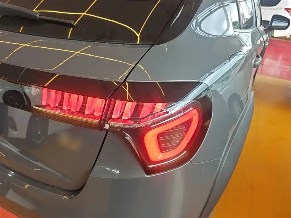 Lynk & Co 02 2018 Model 1.5T DCT 2WD Yao Pro Edition China V фото 8