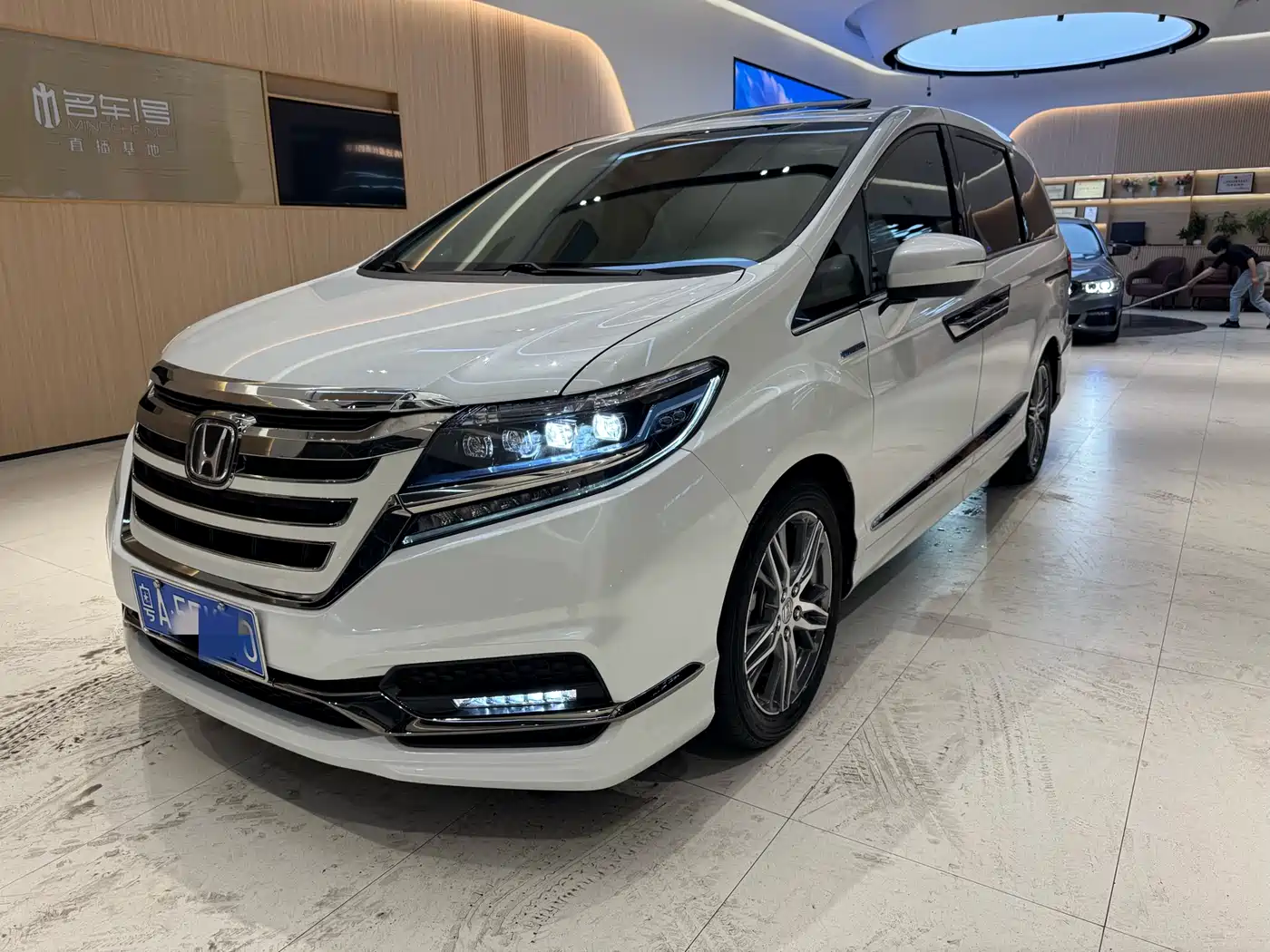 Honda Elysion 2019 2.0L Hybrid Luxury Edition