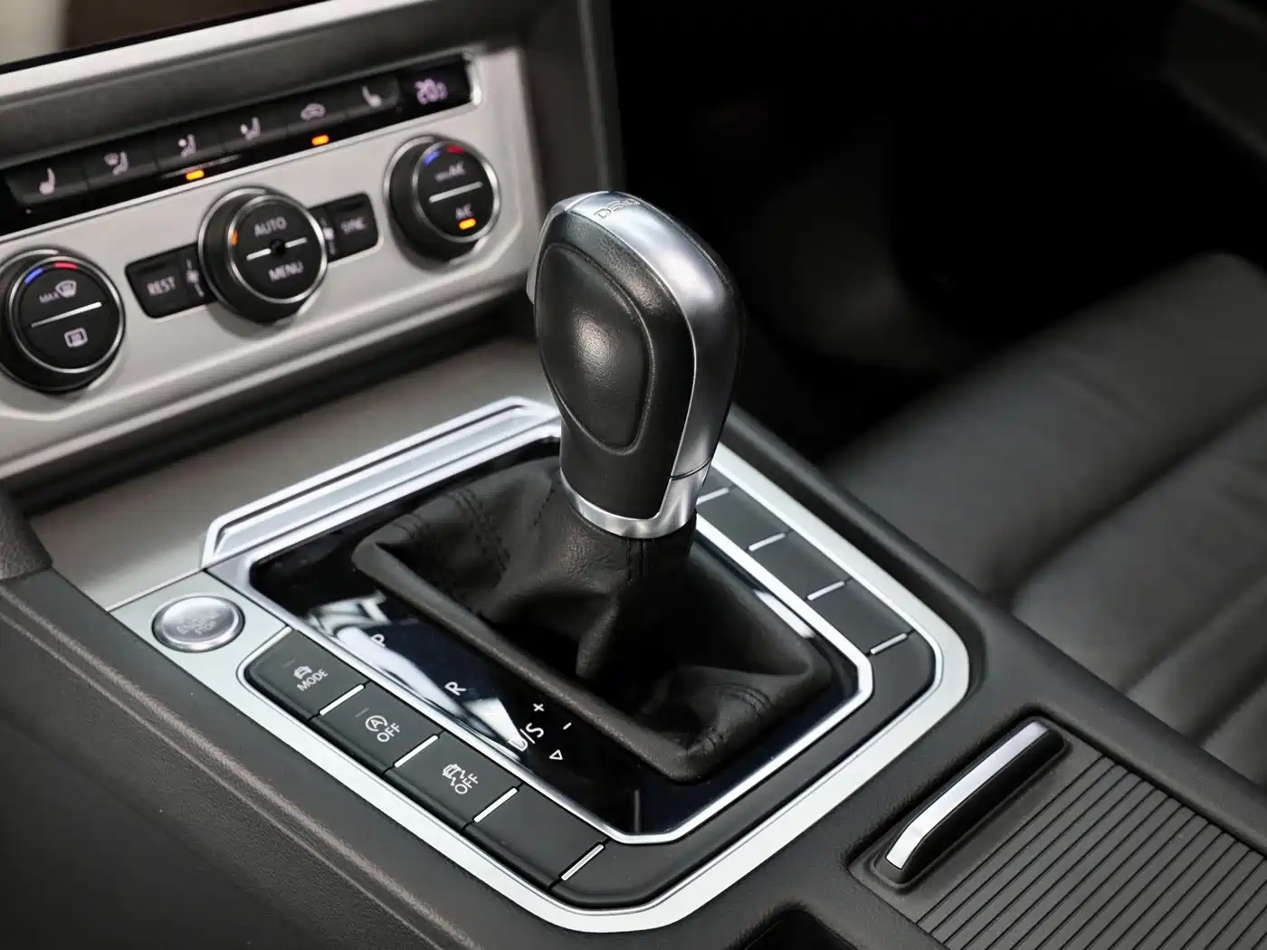 Volkswagen Weilan 2017 380TSI 2WD Comfort Edition фото 12