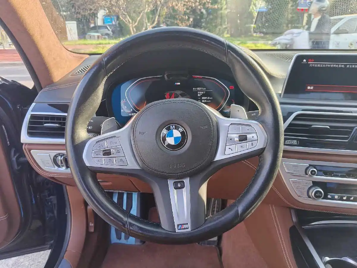 BMW 7 Series 2021 Model 740Li xDrive Executive M Sport Package фото 8