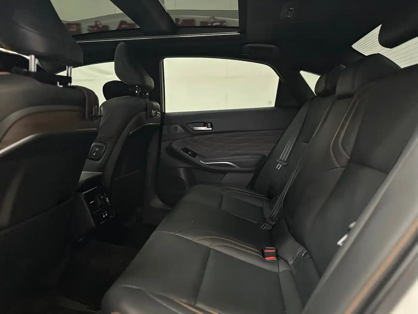 Toyota Avalon 2024 Hybrid 2.0L Luxury Edition фото 7