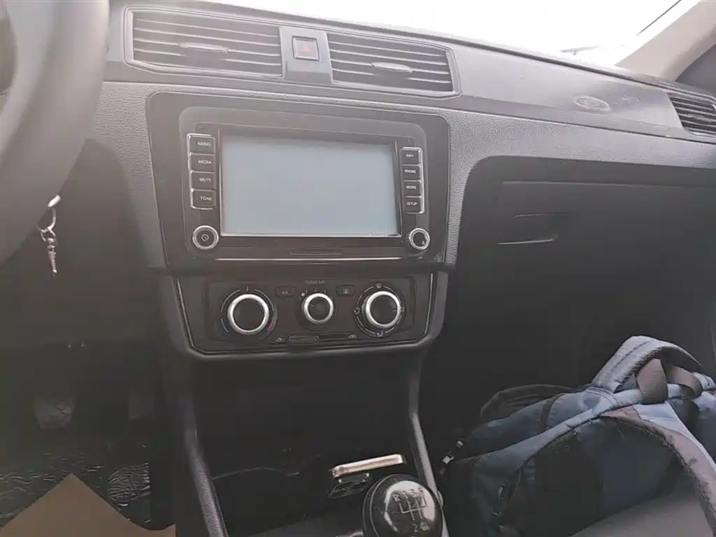 Volkswagen Santana 2016 1.6L Manual Trend Edition фото 13