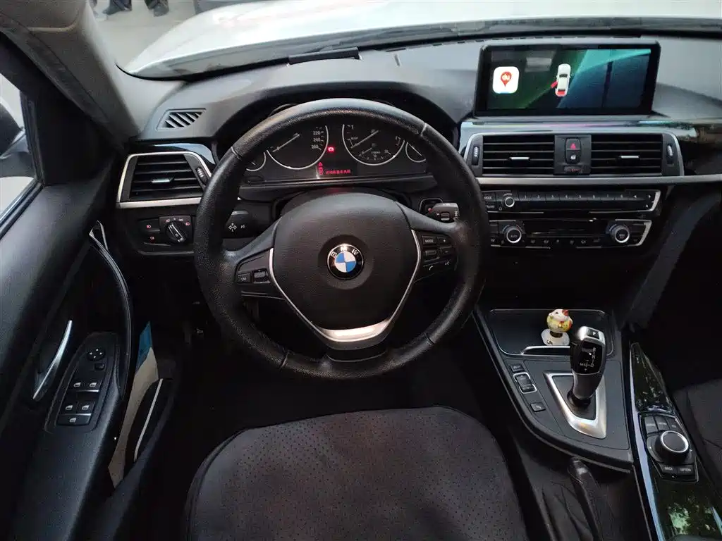 BMW 3 Series 2016 316Li Fashion фото 3