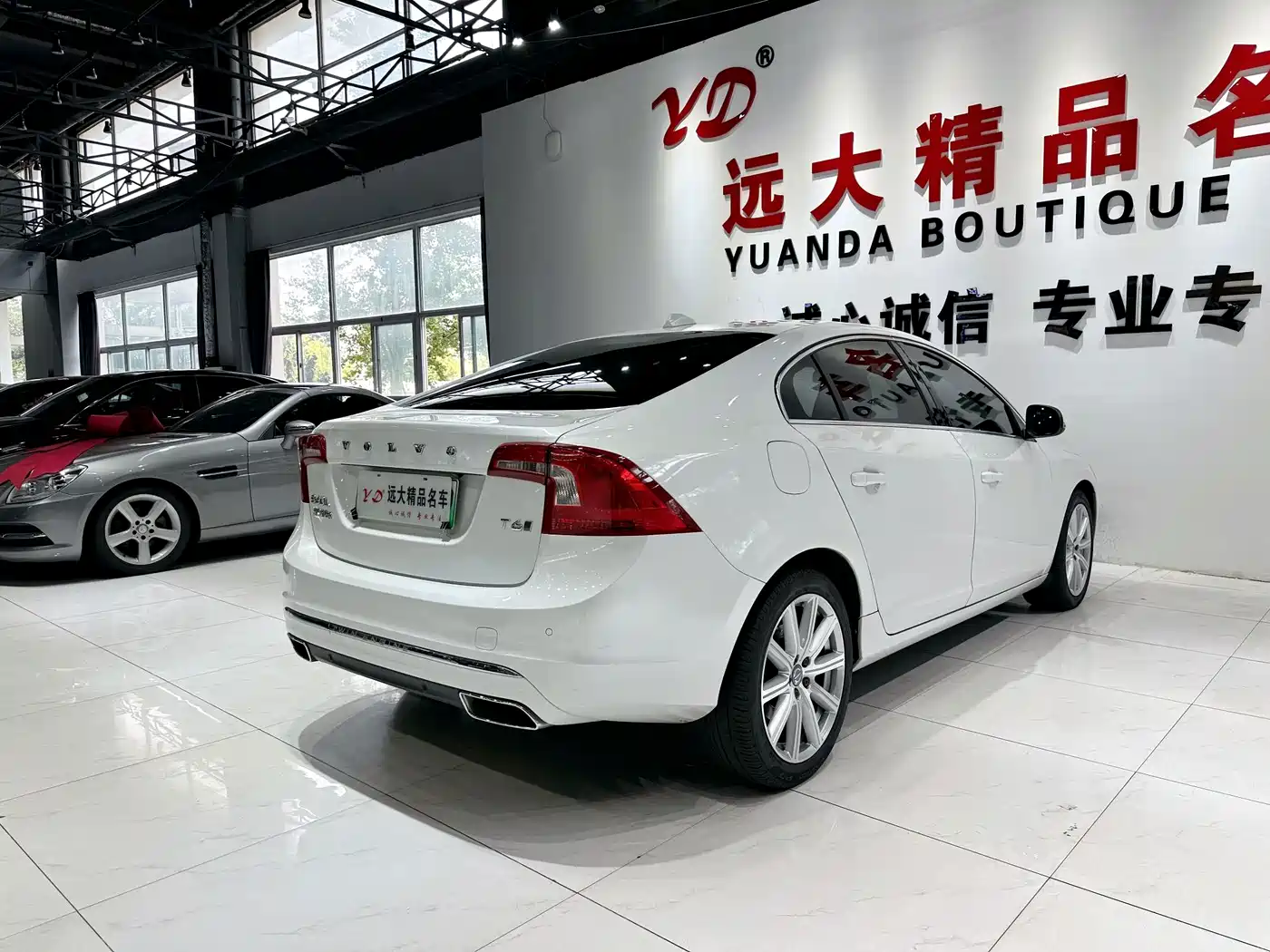 Volvo S60 Plug-in Hybrid 2015 2015 S60L E-Drive Hybrid T6 Intelligent Edition