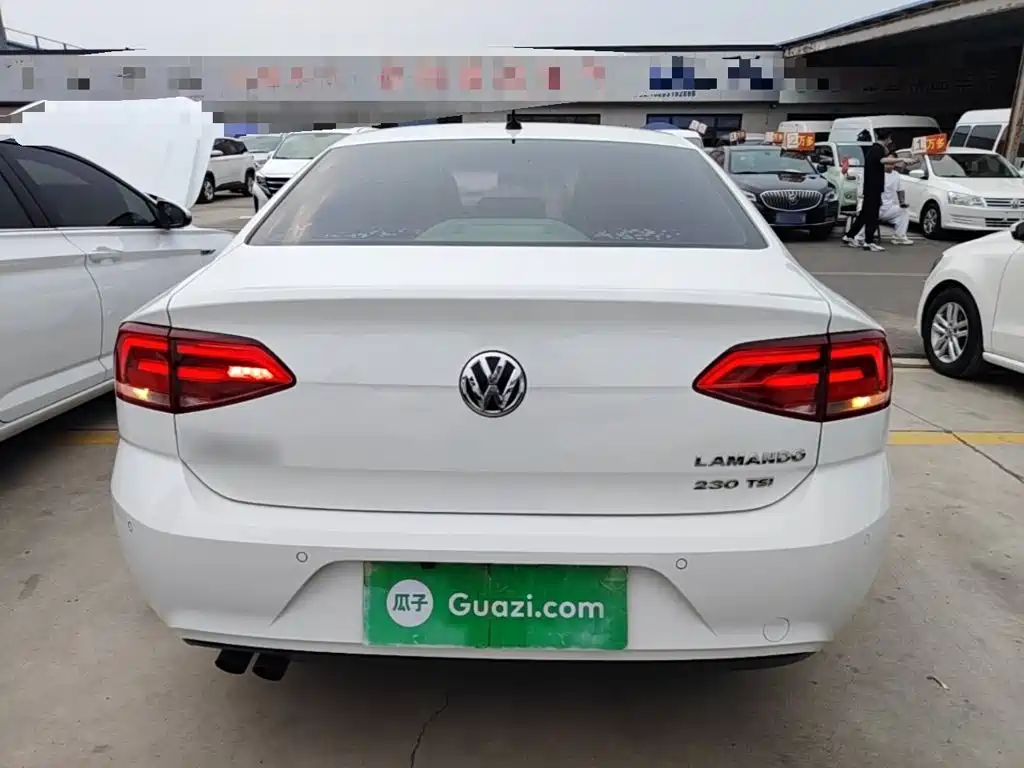 صورة 6 - Volkswagen Lamando
