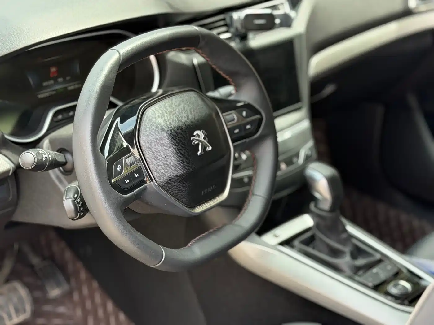 Peugeot 408 2020 360THP 10th Anniversary Premium Edition фото 4