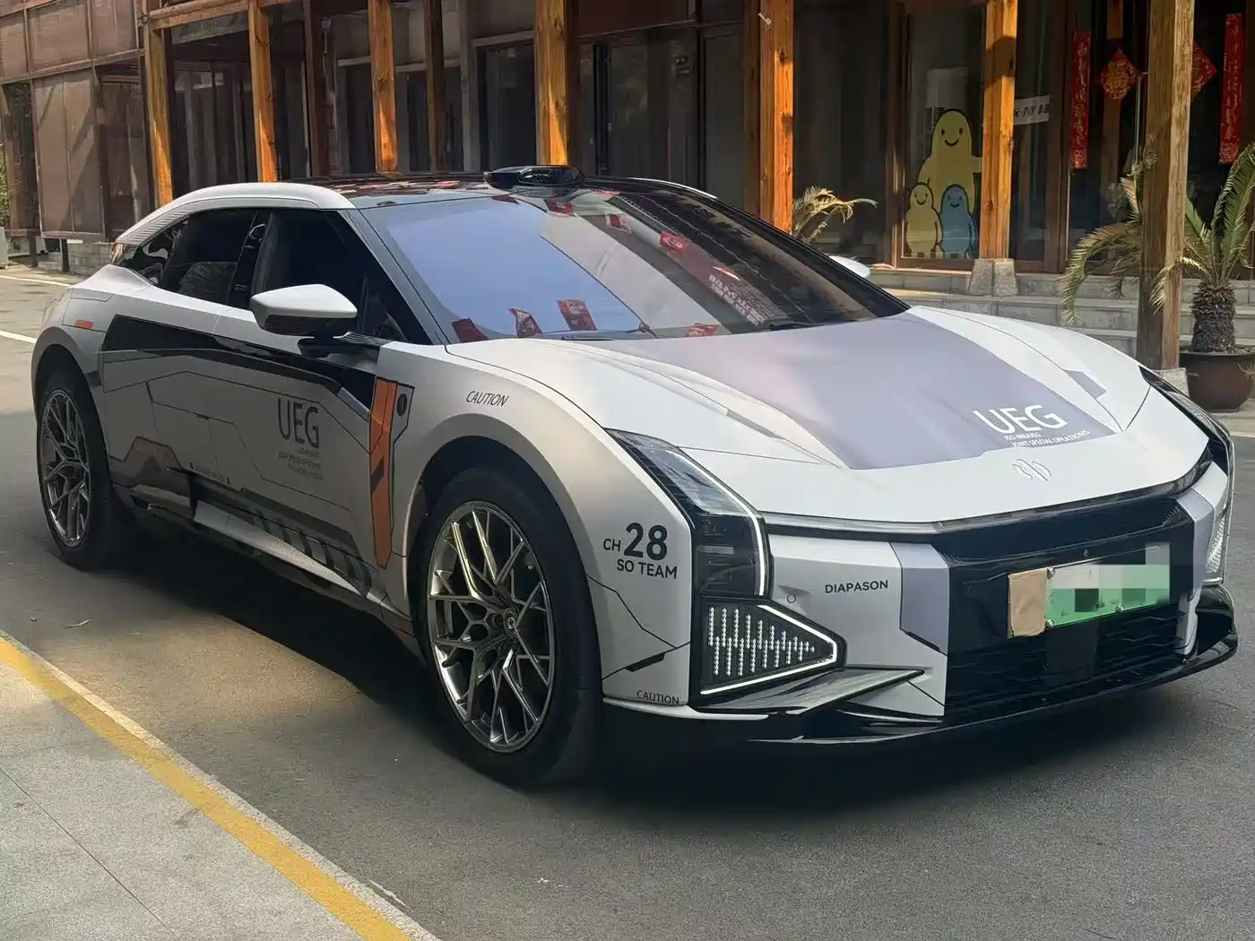 HiPhi Z 2023 4-Seater Edition фото 3