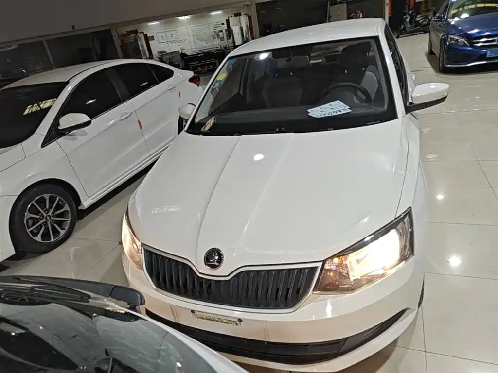 Škoda Fabia 2017 1.4L Auto Car Enjoy Edition фото 3