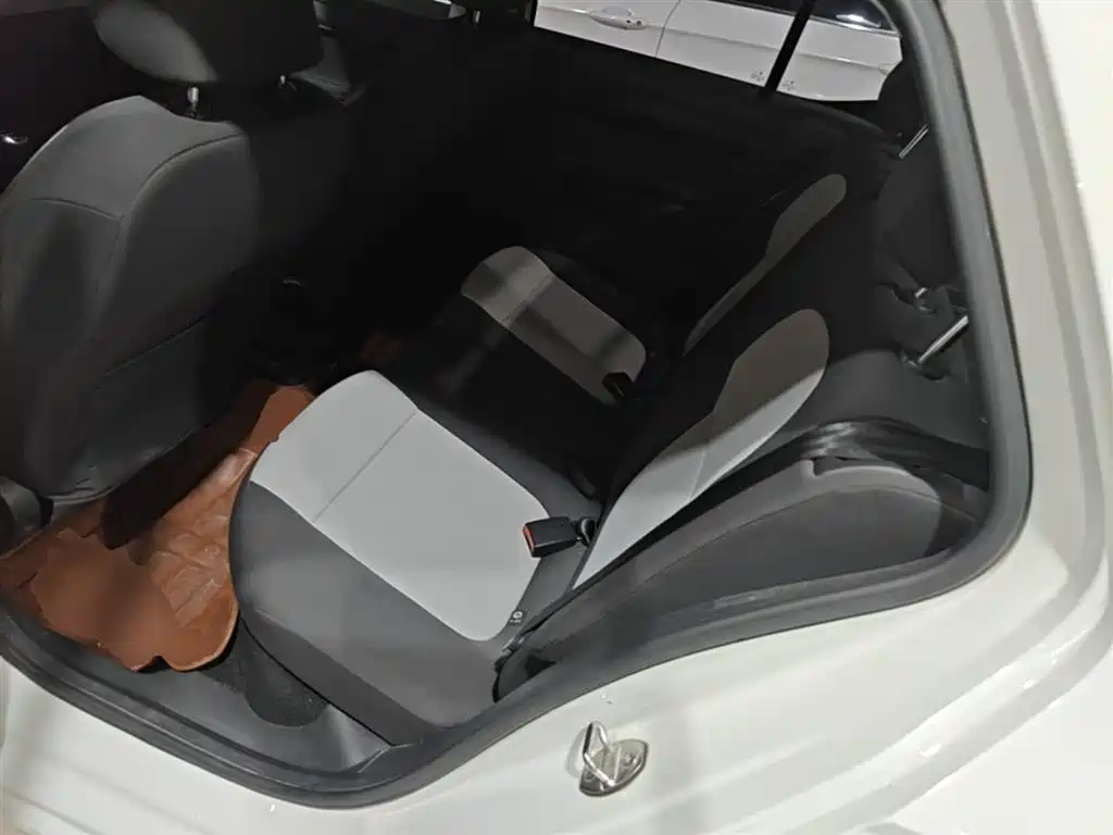 Škoda Fabia 2017 1.4L Auto Car Enjoy Edition фото 17