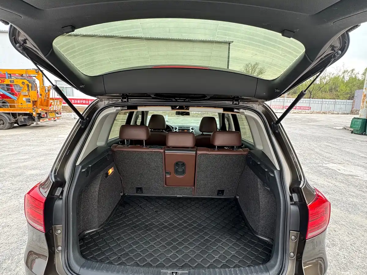 Volkswagen Tiguan 2015 1.8TSI Automatic 4WD Highline фото 6