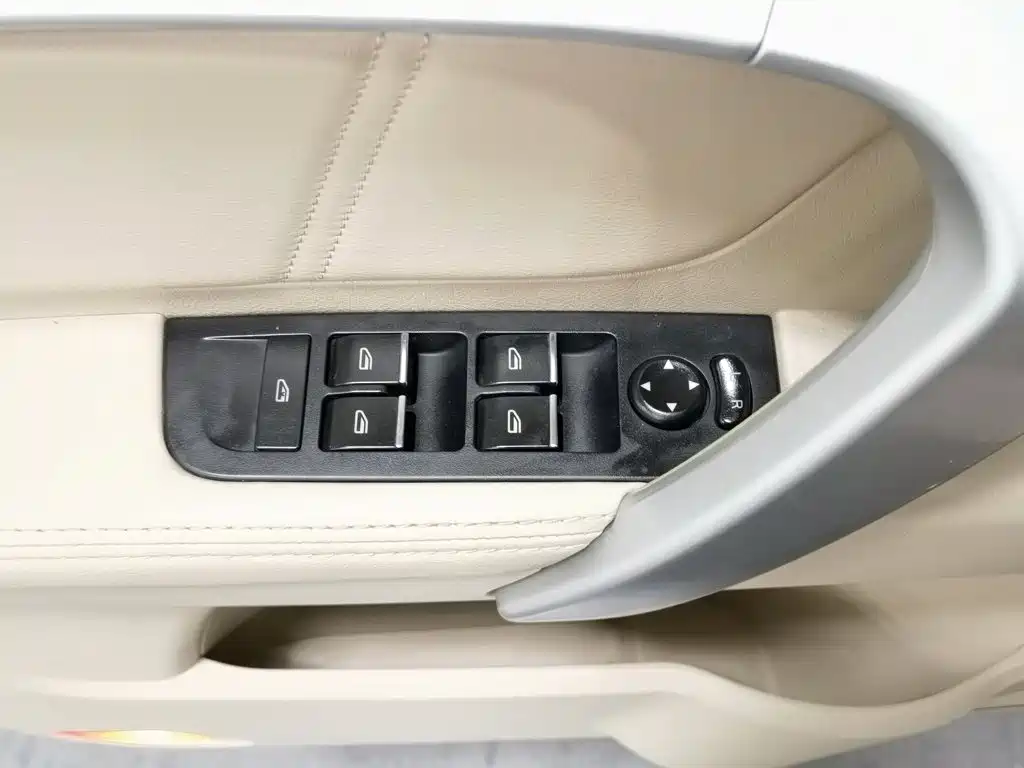Фото 9 - Geely Emgrand