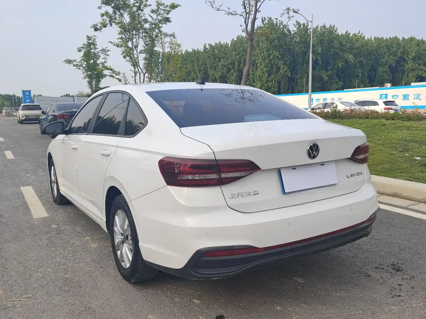 Volkswagen Lavida 2023 1.5L Auto Delight Edition фото 15