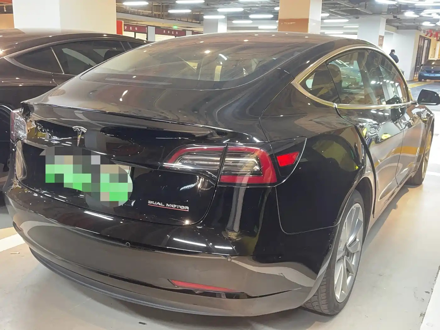 TESLA MODEL 3