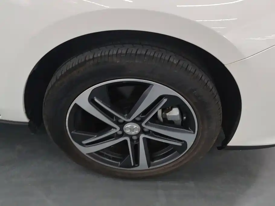 BAIC Beijing EU5 2019 2018 R550 Smart Trend Edition