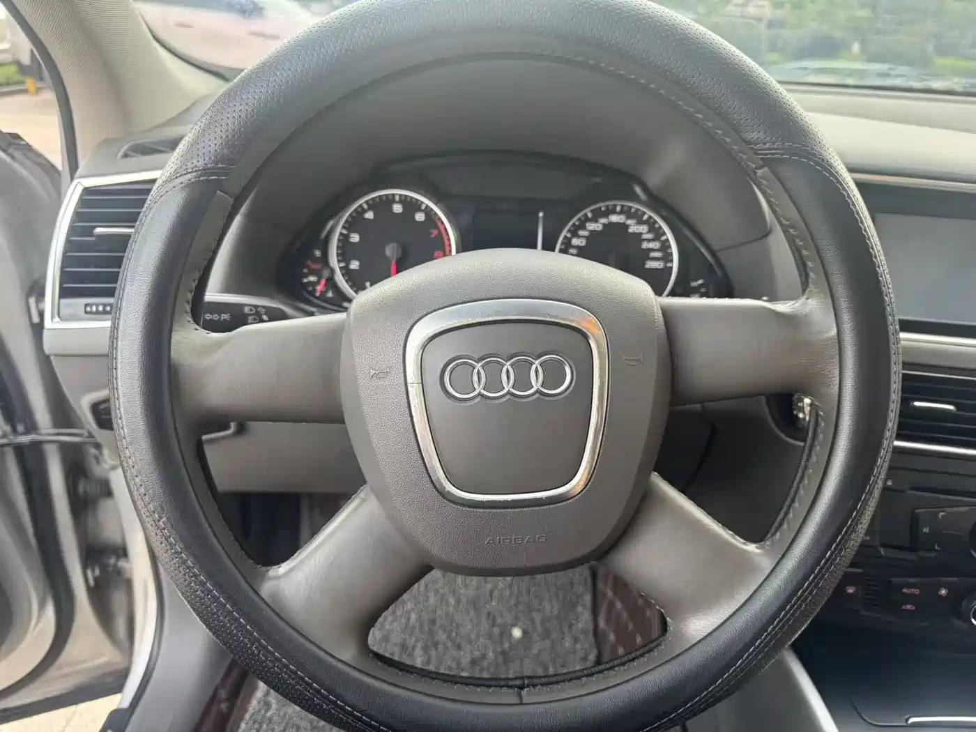 Audi Q5 2010 2.0TFSI Technology фото 12