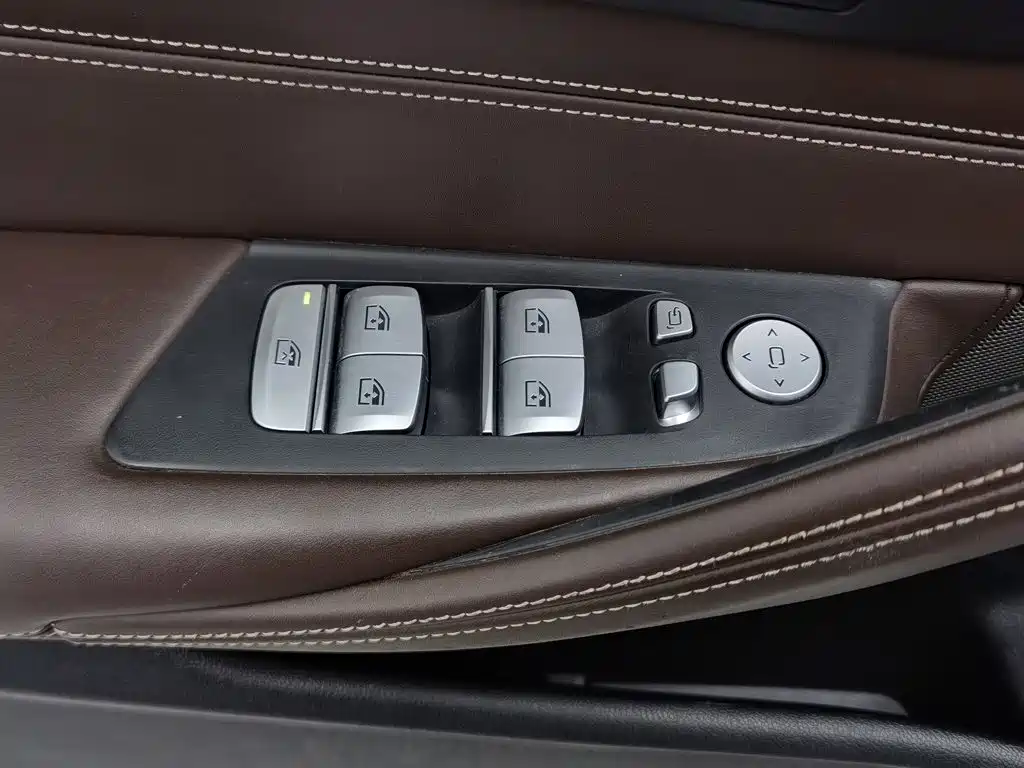 Фото 9 - BMW 5 Series