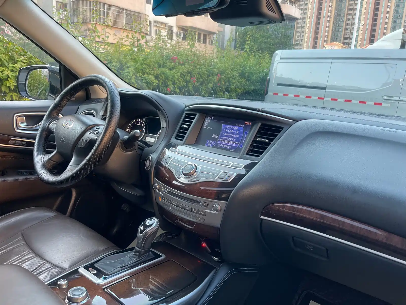صورة 14 - Infiniti QX60 (Import)