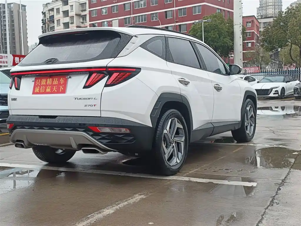 HYUNDAI TUCSON