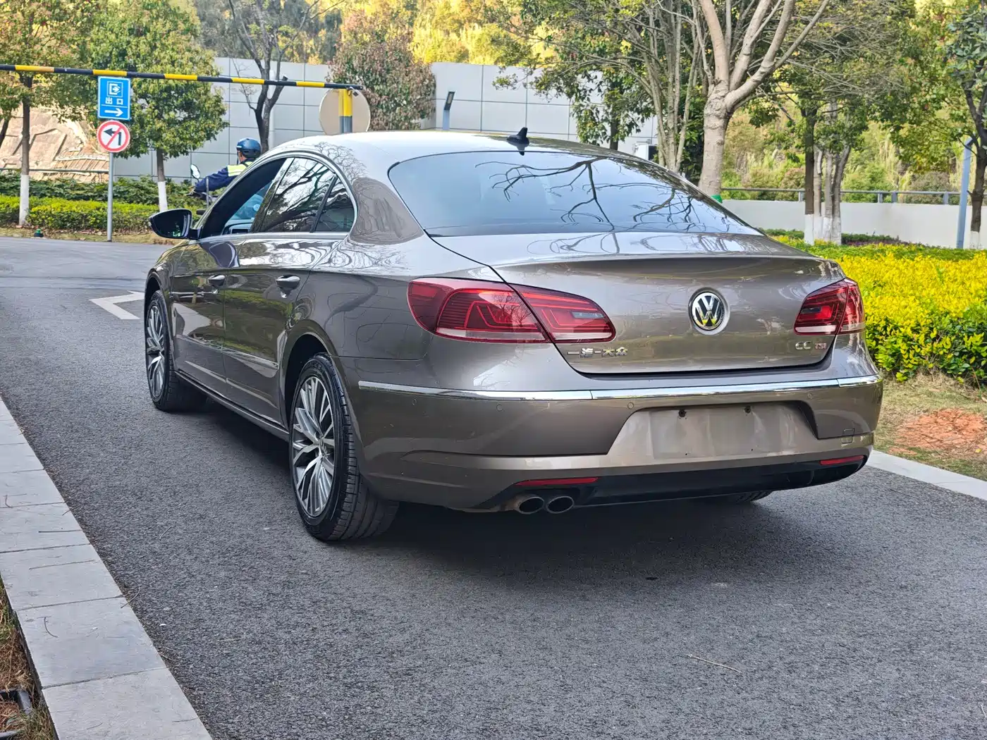 Volkswagen FAW-Volkswagen CC 2013 2.0TSI Ultimate фото 9