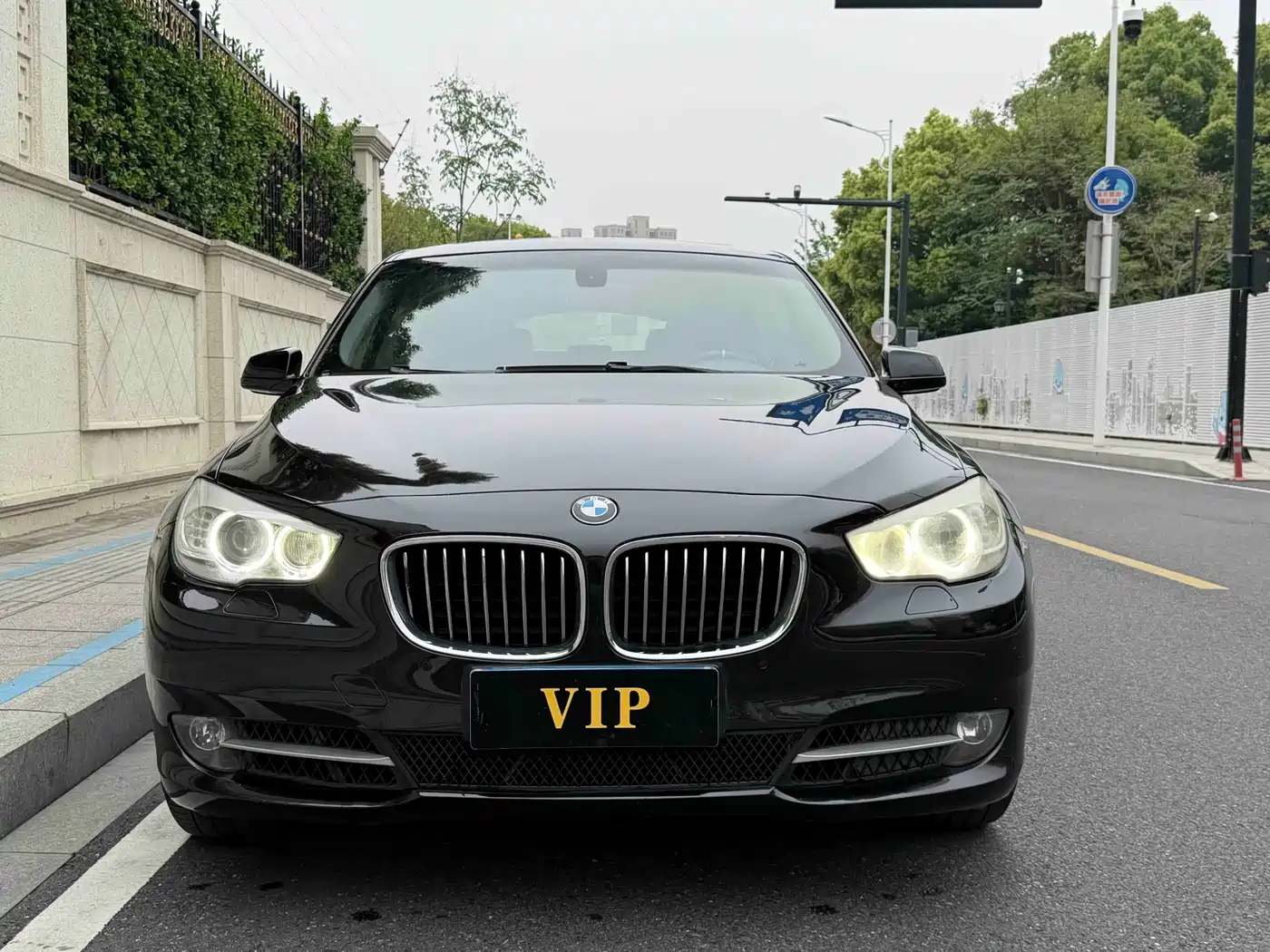BMW 5 Series GT 2011 535i Elegance фото 2