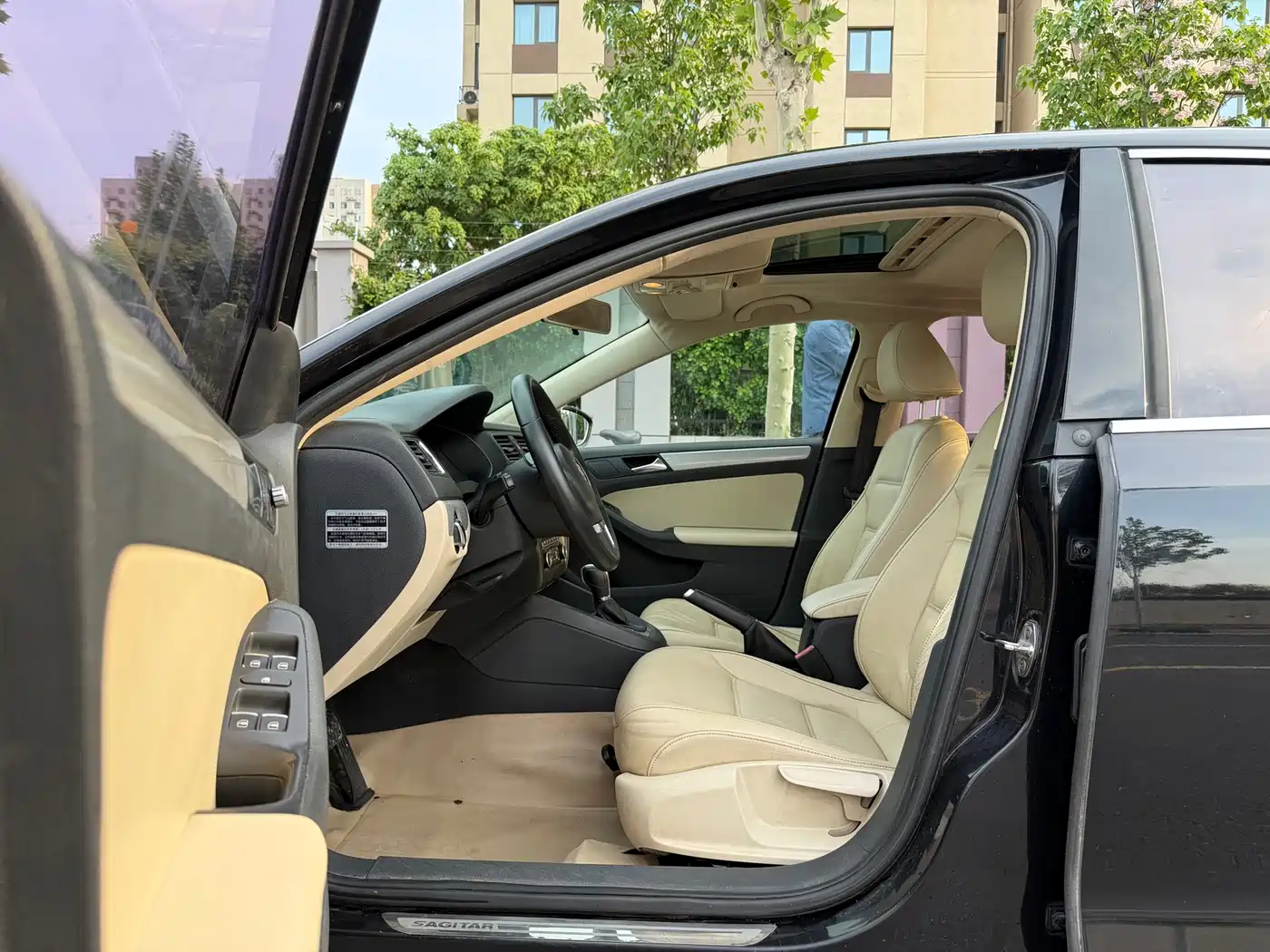 Volkswagen Sagitar 2012 1.4TSI Automatic Luxury фото 6