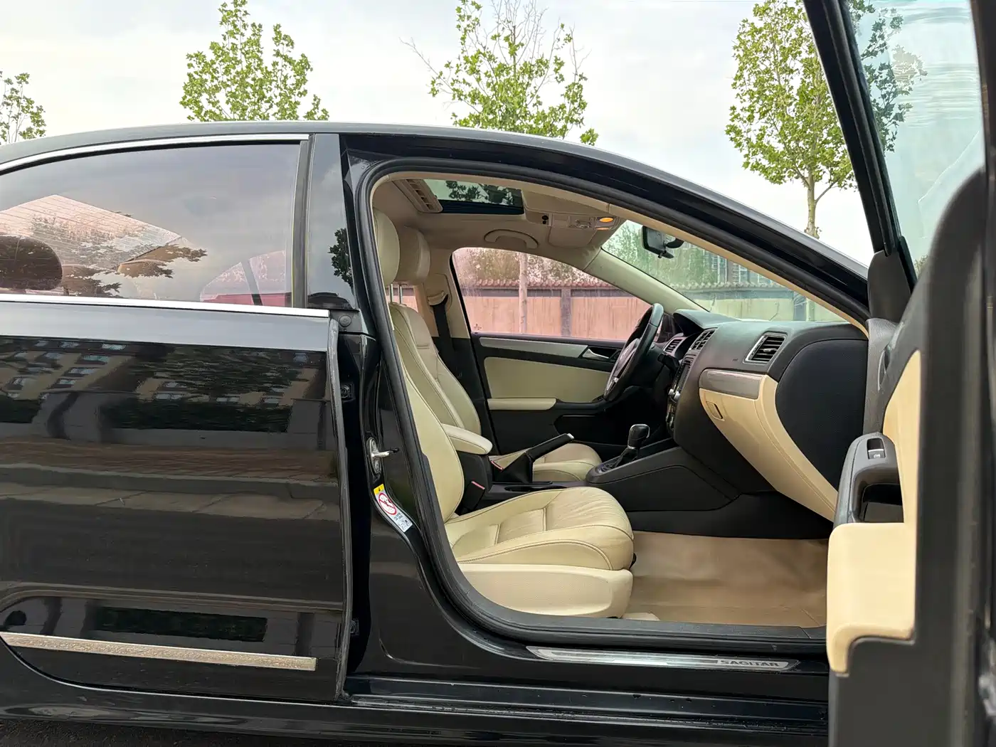 Volkswagen Sagitar 2012 1.4TSI Automatic Luxury фото 14