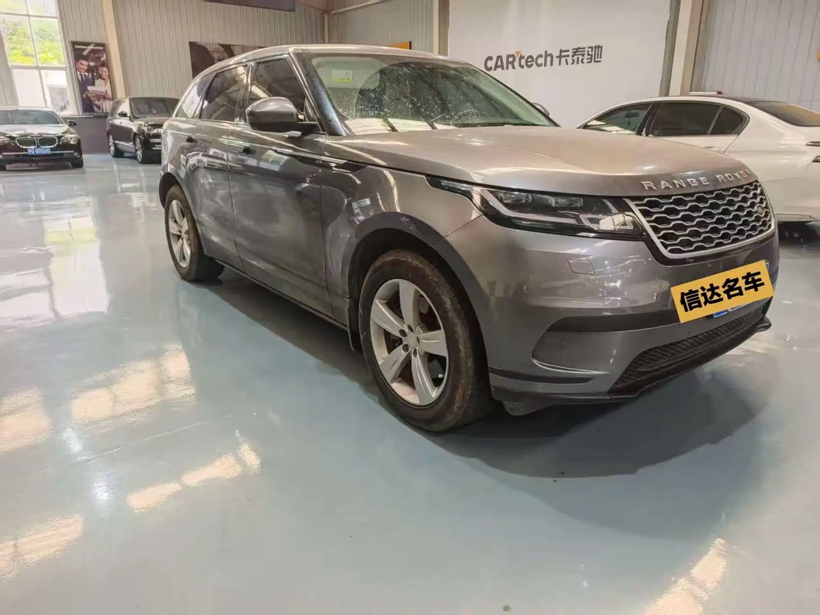Фото 3 - Land Rover Range Rover Velar