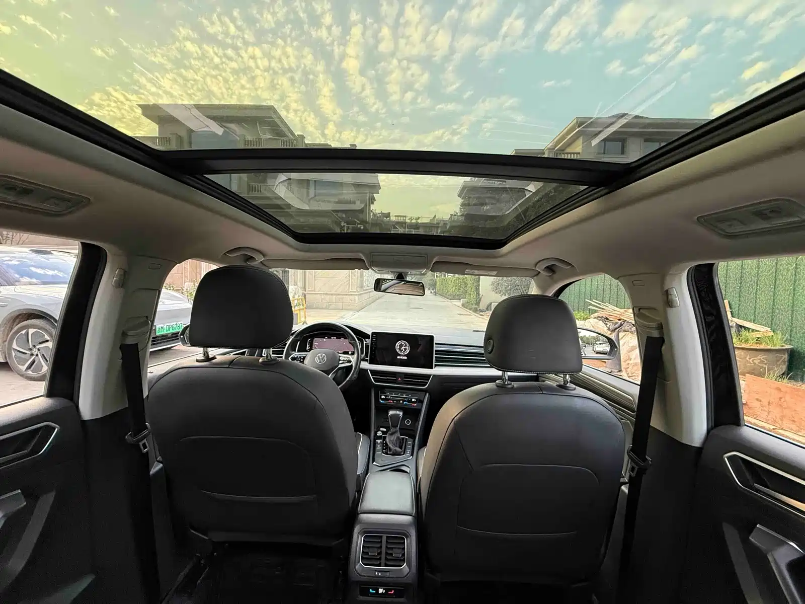 Photo 5 - Volkswagen Tiguan L