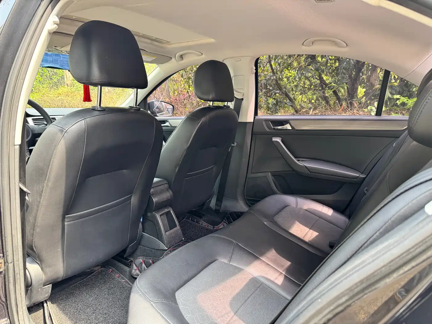 Volkswagen Santana 2015 1.6L Automatic Comfort Edition фото 10